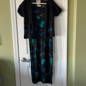 Short sleeved dress with crocheted jacket